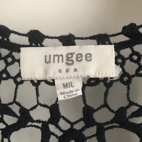 •SOLD• Umgee Floral Navy Blue Vest - Picture 4 of 4